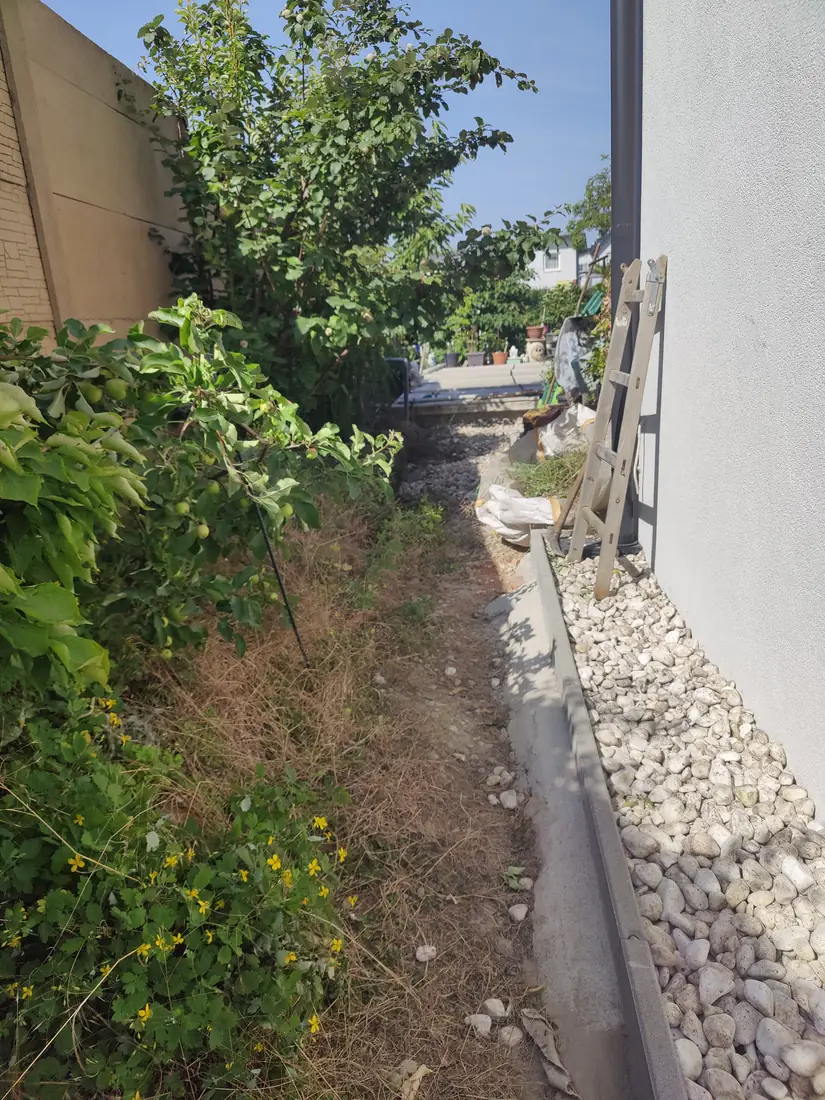 Priprema staze pored objekta u sklopu istog projekta